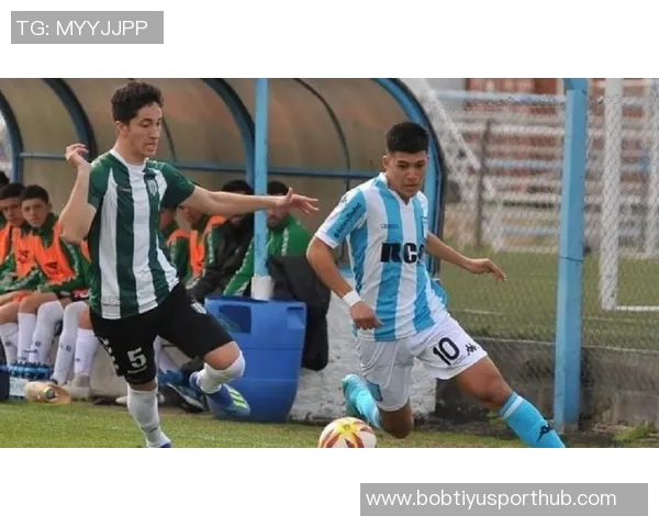 多家欧洲豪门关注费耶诺德边锋穆萨转会动态